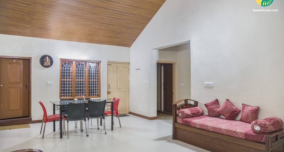 2-BR homestay with a homely touch, 1 km from Madikeri Fort, Madikeri 2