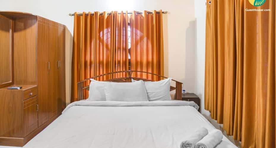 Homely homestay ideal for a couple, Madikeri 3