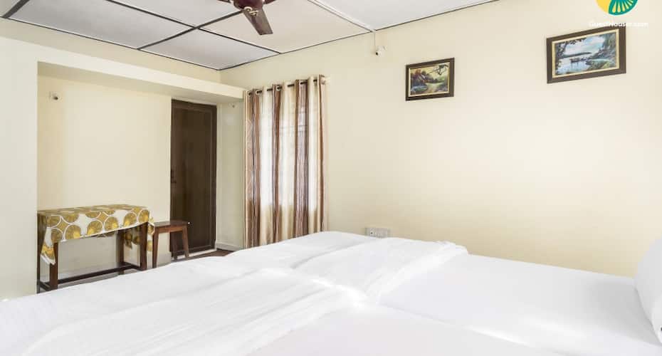 2-BR homestay for a family vacation, 1.7 km from Madikeri Fort, Madikeri 3