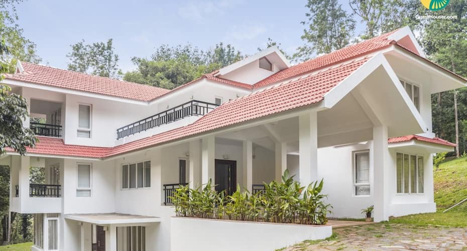 Plush 5-BR homestay, nestled amid lush greenery, Madikeri 1