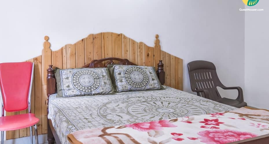 Well-appointed room with a hilly view, close to Ooty Lake, Ooty 4