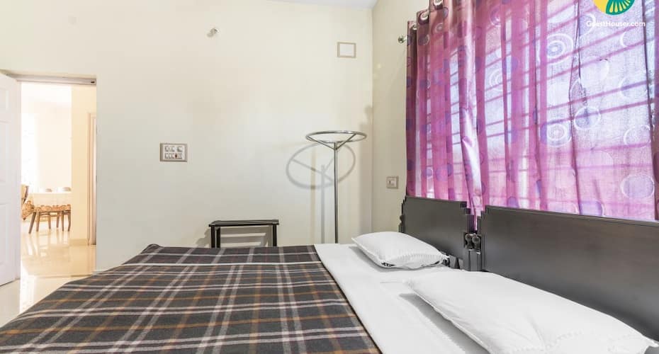 Well-appointed retreat for 2, 1.4 km from Madikeri Fort, Madikeri 1