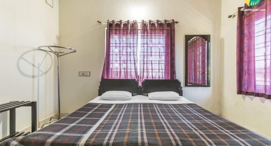 Well-appointed retreat for 2, 1.4 km from Madikeri Fort, Madikeri 3