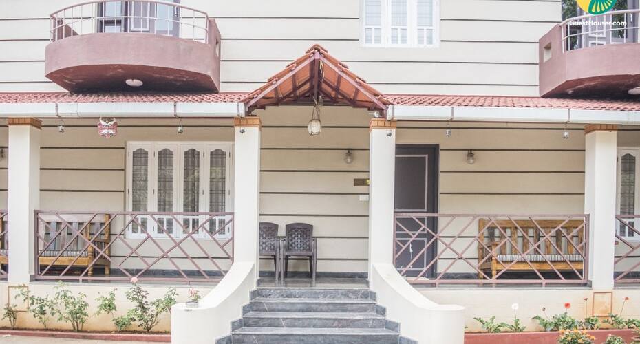 Homely 2-BR abode, 2 km from Raja's Tomb, Madikeri 2