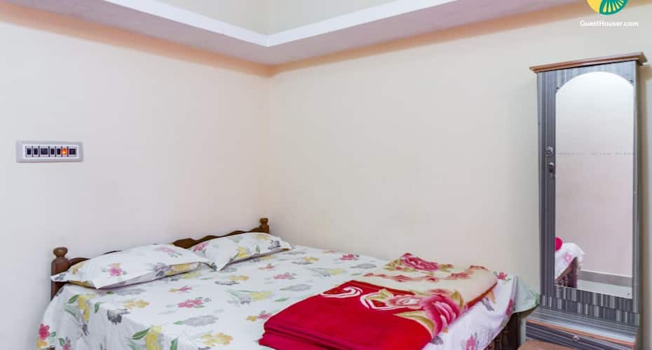 Vibrant homestay for 8, 1.9 km from Raja's Tomb, Madikeri 3