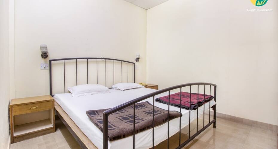 Well-appointed stay for three, close to Albert Hall, Jaipur 3