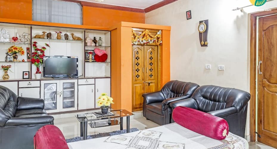 Restful 3-BR homely stay for a group, 1.2 km from Madikeri Fort, Madikeri 3