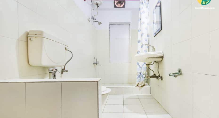 Stylish room for 3, close to Hawa Mahal, Jaipur 4