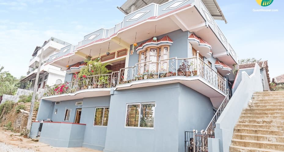 Private room for three in a traditional homestay, Madikeri 1