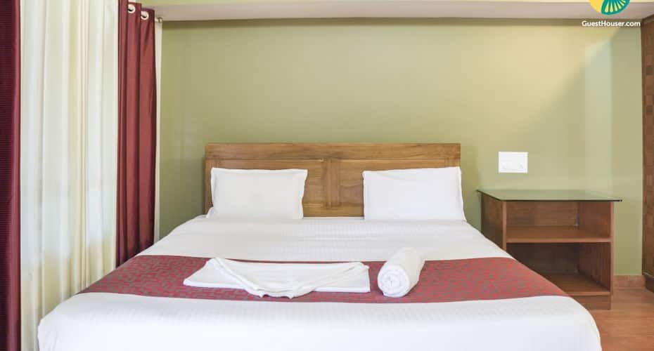 Single room in a vibrant cottage with a beautiful garden, Madikeri 3