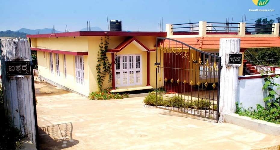 Five-bedroom homestay close to town, Madikeri 1