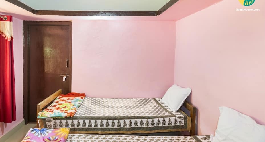 Homely 3-BR abode, 1.9 km from Madikeri Town Hall, Madikeri 2