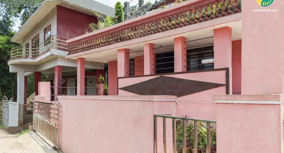 Homely 3-BR abode, 1.9 km from Madikeri Town Hall, Madikeri 1