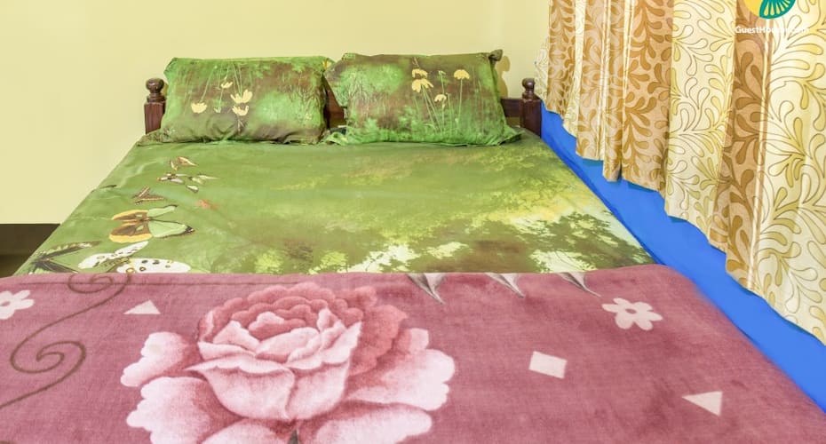 Two bedrooms in a vibrant homestay for hikers, Madikeri 2