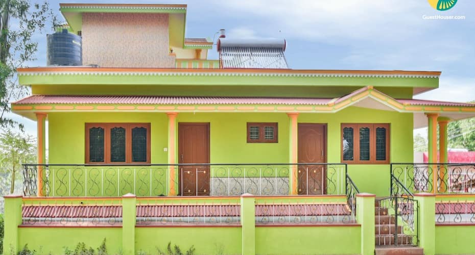 Two bedrooms in a vibrant homestay for hikers, Madikeri 3
