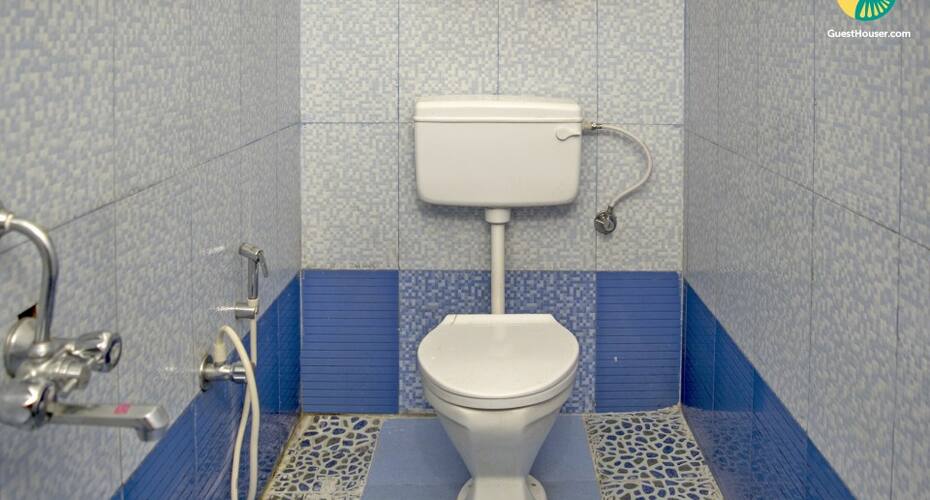 Well-appointed 2 BHK, a short walk from Ooty Lake, Ooty 5