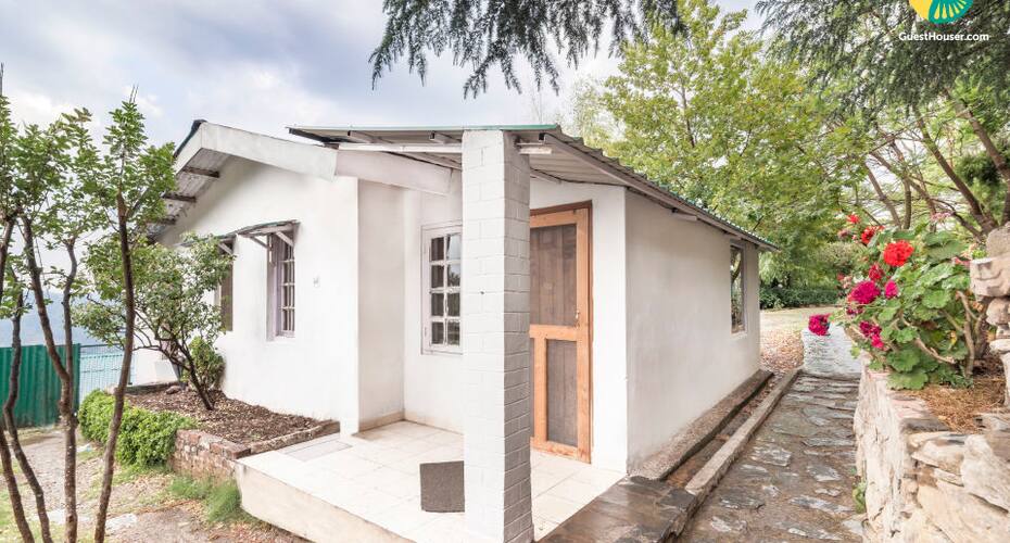 Rejuvenating retreat with a well-maintained garden, Shimla 2