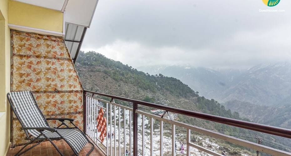 Rejuvenating stay for three, 1.1 km from Bhagsu Waterfall, Dharamshala 4