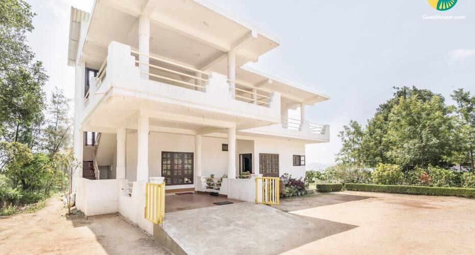 Refreshing retreat for three with a hilly view, Madikeri 4