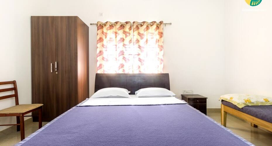 Room in a storybook cottage, Madikeri 3