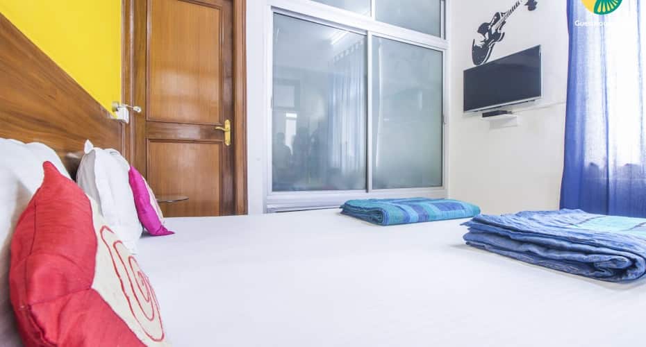 Well-appointed room for people on a shoestring budget, Jaipur 3