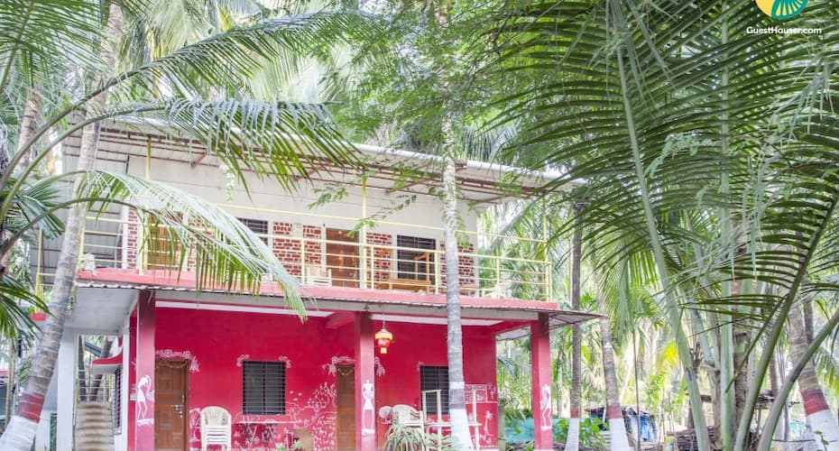 Vibrant stay for a solo traveller, 450 m from Nagaon Beach, Alibaug 1