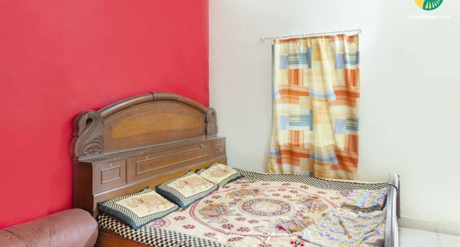 Vibrant stay for a solo traveller, 450 m from Nagaon Beach, Alibaug 3