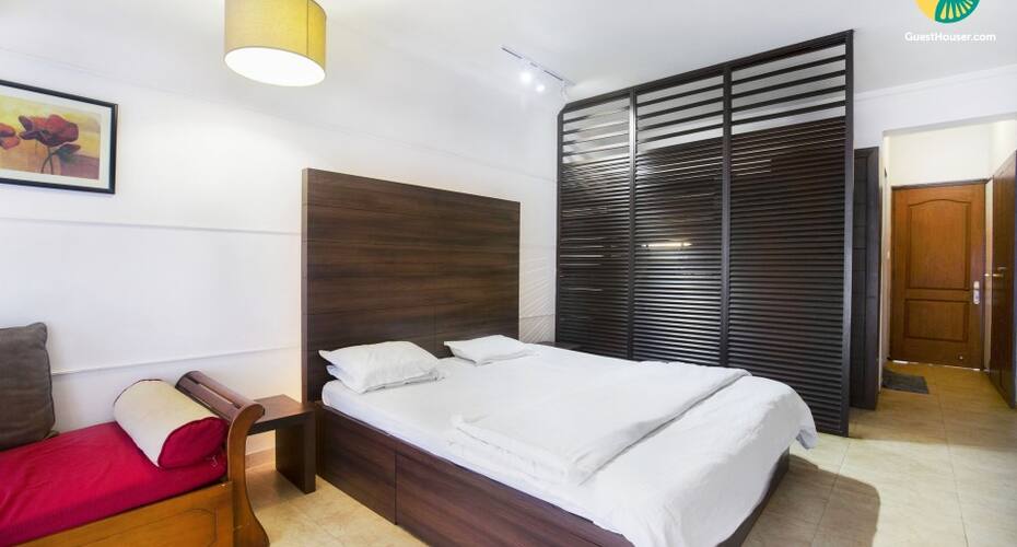 Sumptuous studio apartment with a swimming pool, Goa 2