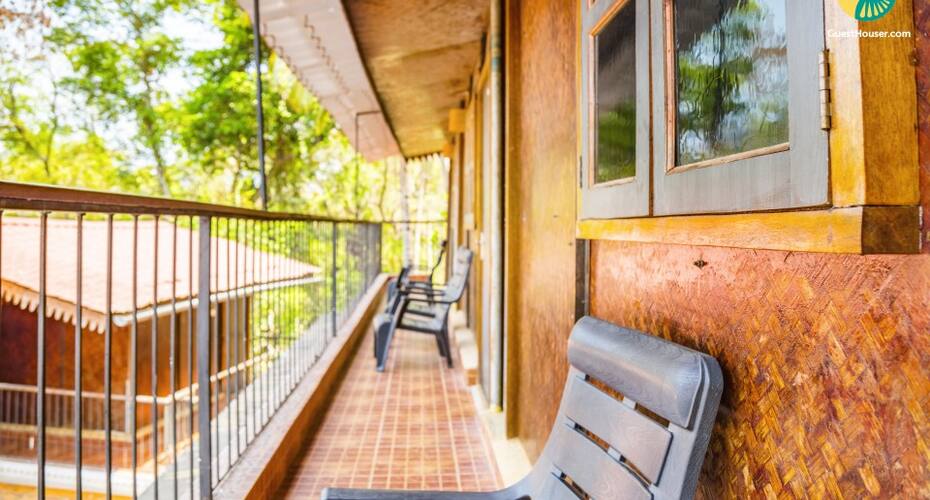 Vibrant accommodation for 3, 1.6 km from Palolem Beach, Goa 2