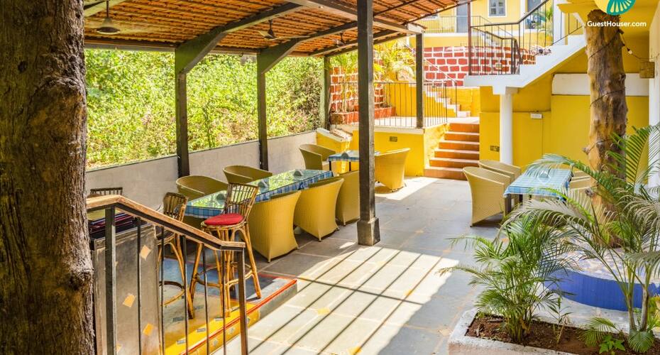 Vibrant accommodation for 3, 1.6 km from Palolem Beach, Goa 3