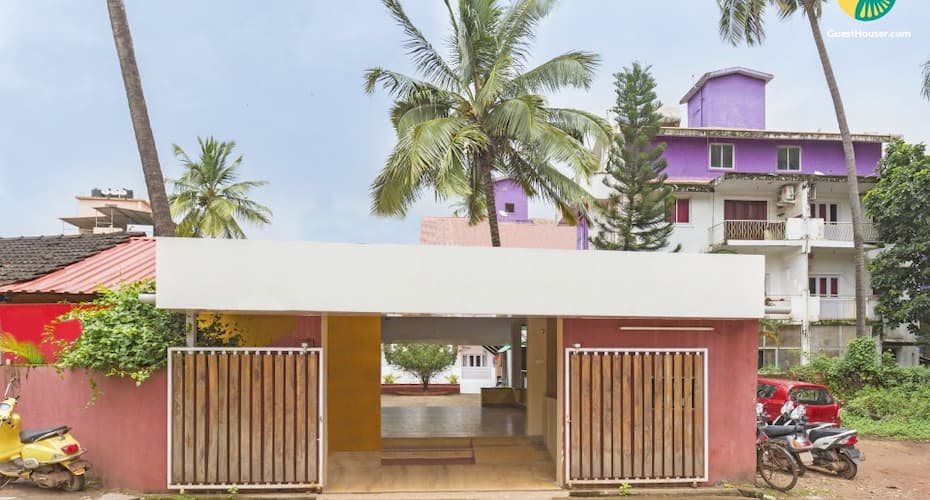 Boutique room for a beach holiday, 3.6 km from Calangute Beach, Goa 2