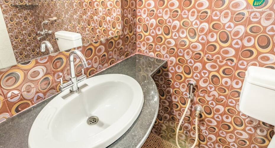 Traditional stay ideal for backpackers, 1.4 km from Anjuna Beach, Goa 3