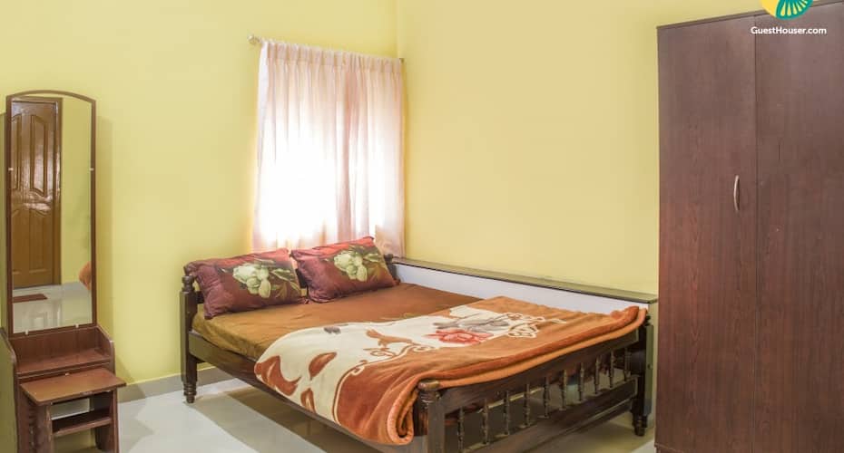 Capacious 6-BR homestay for a backpacking holiday, Madikeri 3