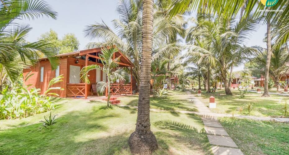 Beach-facing room for three, ideal for a lavish holiday, Goa 3