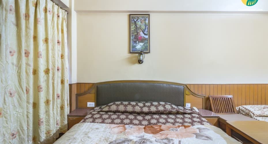 Well-appointed boutique room for 3, 1.1 km from Mall Road, Shimla 1