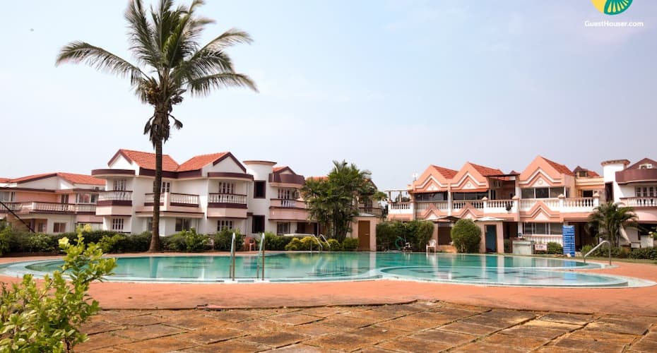 Idyllic stay for a couple in an apartment with pool close to Benaulim beach, Goa 1