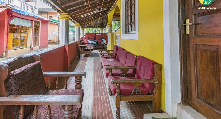 Cosy single room accommodation, 2.7 km away from Calangute Beach, Goa 2