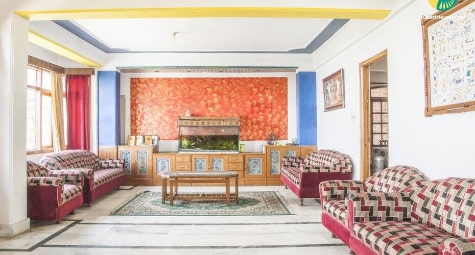 Restful stay for backpackers with a hilly view, Shimla 3