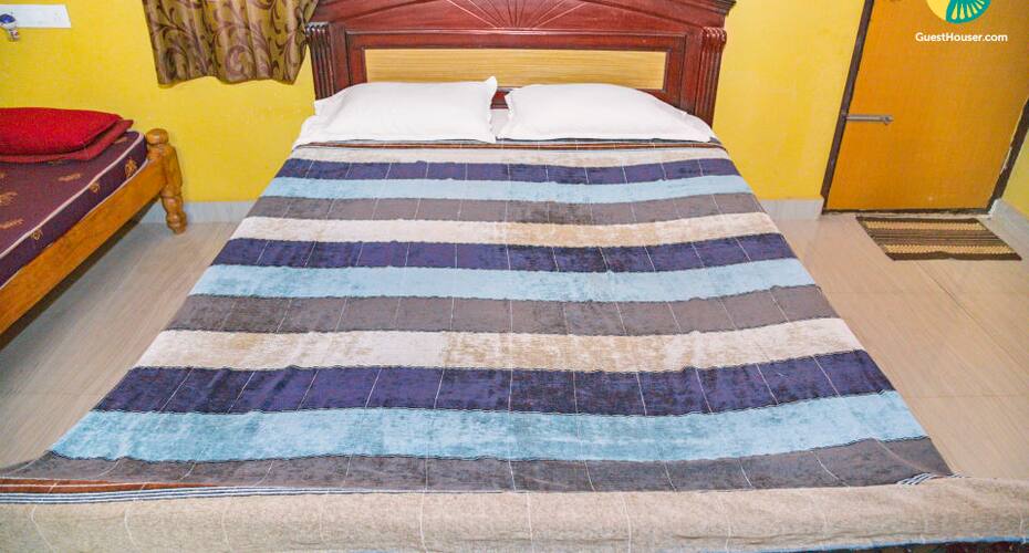 Private room with the comforts of a home, for backpackers, Chikmaglur 1