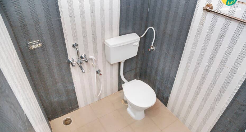 Private room with the comforts of a home, for backpackers, Chikmaglur 4