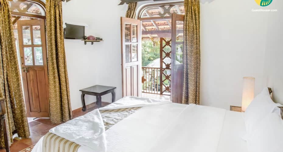 Romantic room in a gorgeous villa, 800 m from Baga beach, Goa 1