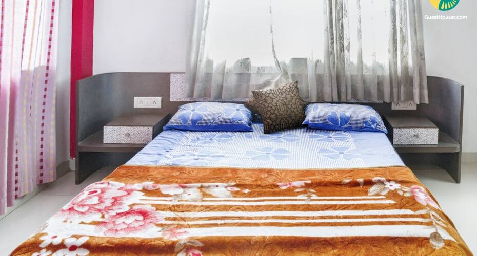 Commodious 3-BR bungalow, ideal for a large group, Lonavala 2