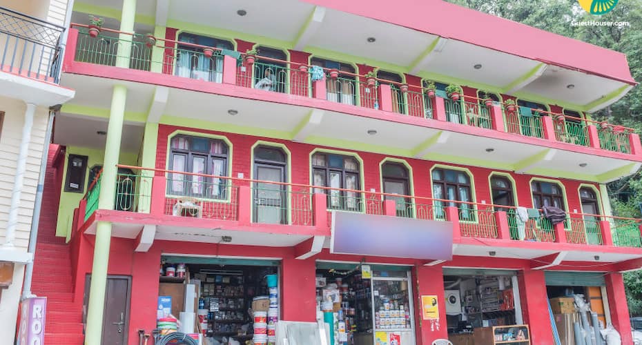 A place to stay for groups and friends, Dharamshala 1