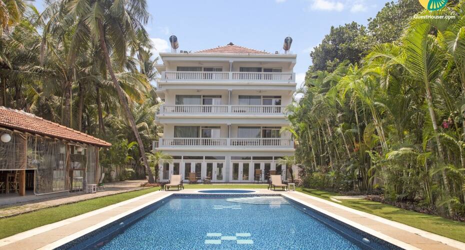 Idyllic boutique room facing backwaters, ideal for couples, Goa 1