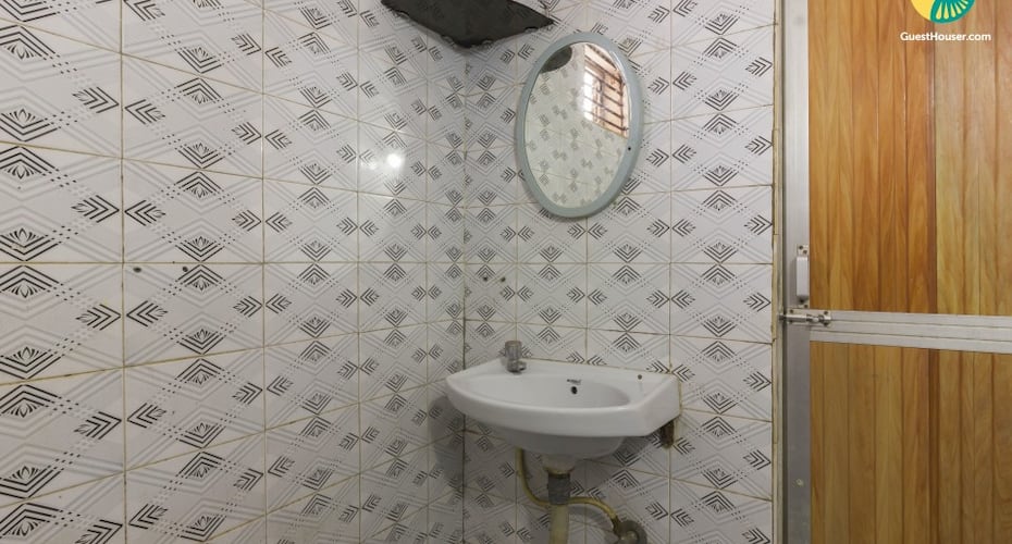 Capacious apartment for a small family, walking distance from Baga beach, Goa 4