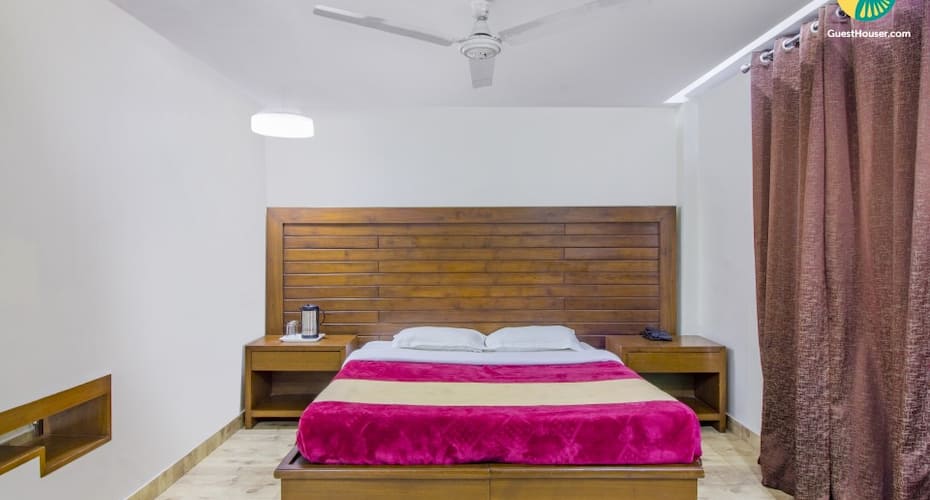 Gorgeous hideaway for a couple, 800 m from Tsug La Khang, Dharamshala 1