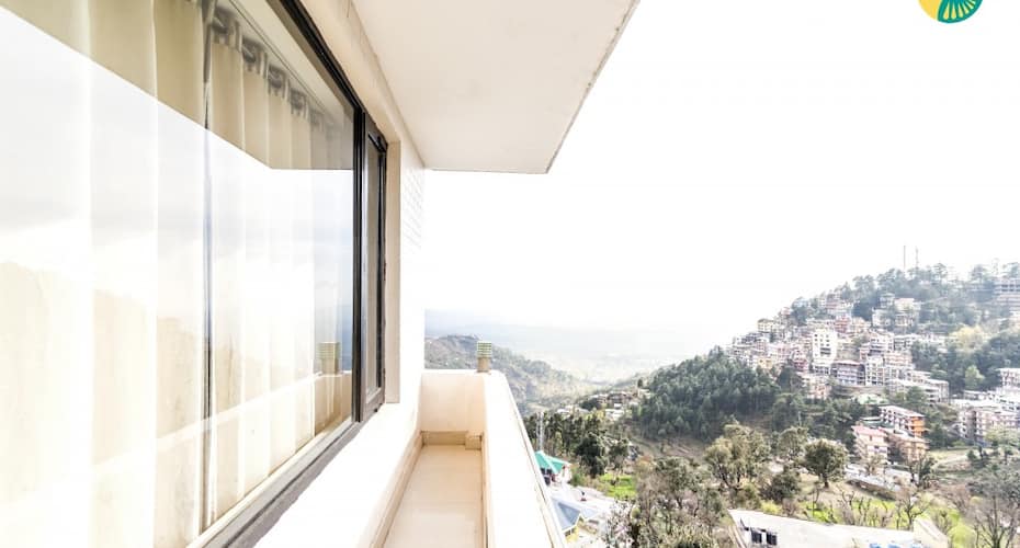 Chic boutique room for 2, near Tsug la Khang, Dharamshala 3