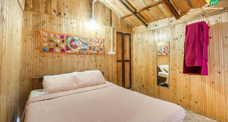 Beachfront hut on Palolem beach, ideal for a romantic getaway, Goa 1