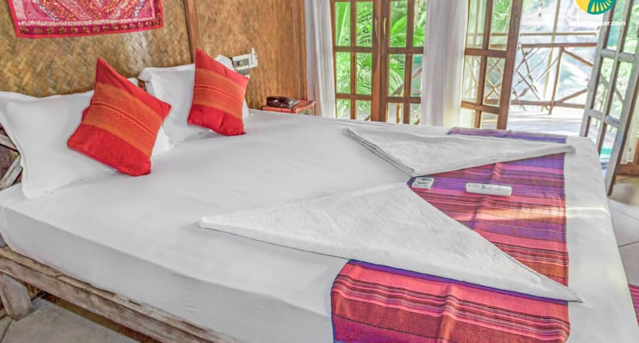 Quaint wooden cottage for two, close to Calangute Beach, Goa 3