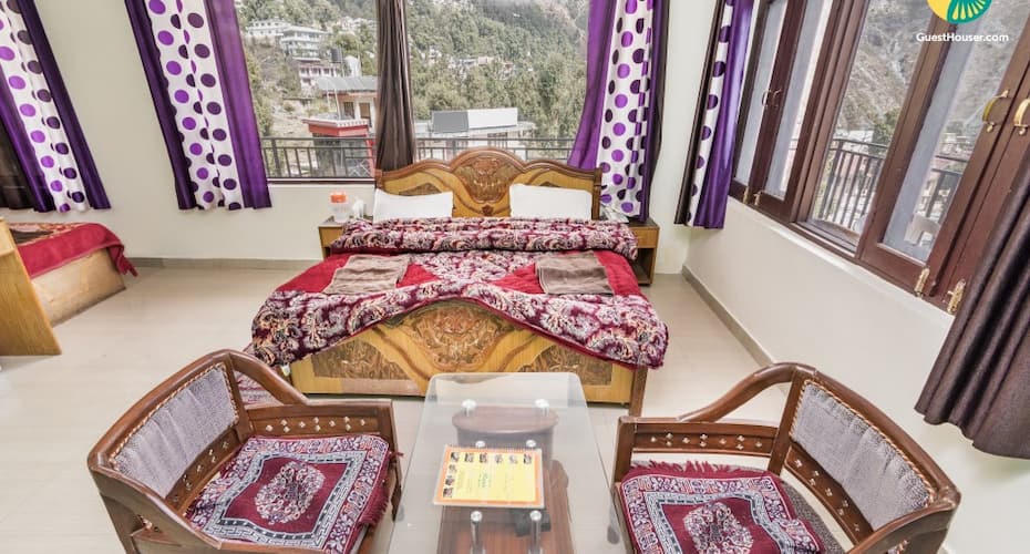 Mountain retreat for 4, perfect for a family, Dharamshala 1